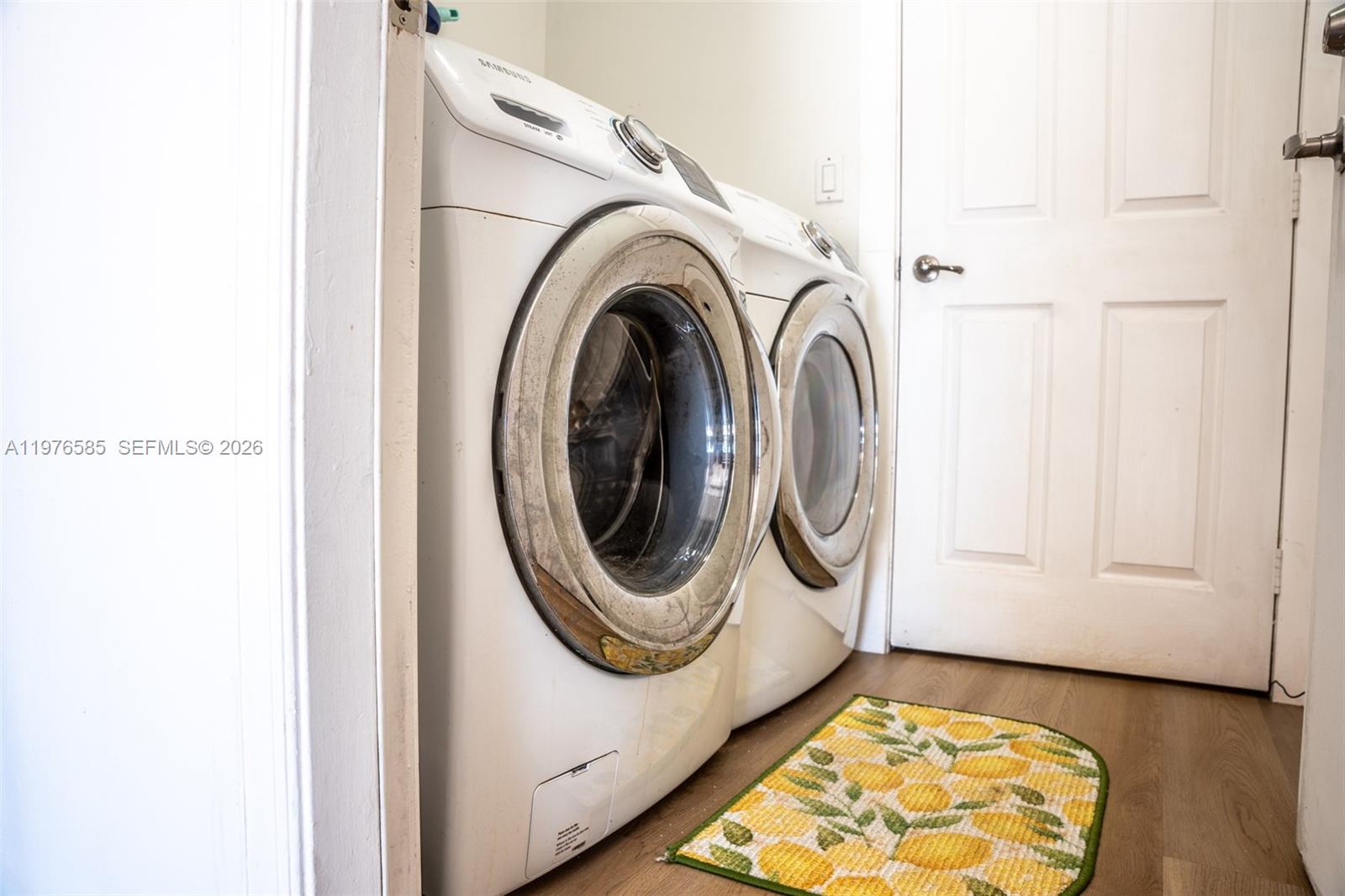 CHAPEL TRAIL II - Residential Lease