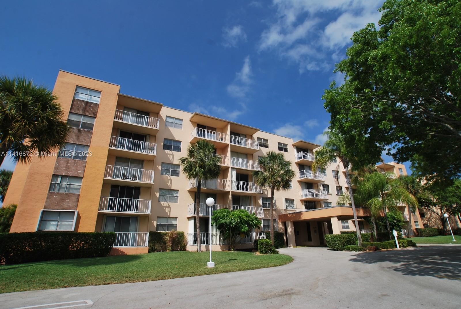 Property for Sale at 470 Executive Center Dr 2D, West Palm Beach, Palm Beach County, Florida - Bedrooms: 1 
Bathrooms: 1  - $175,000