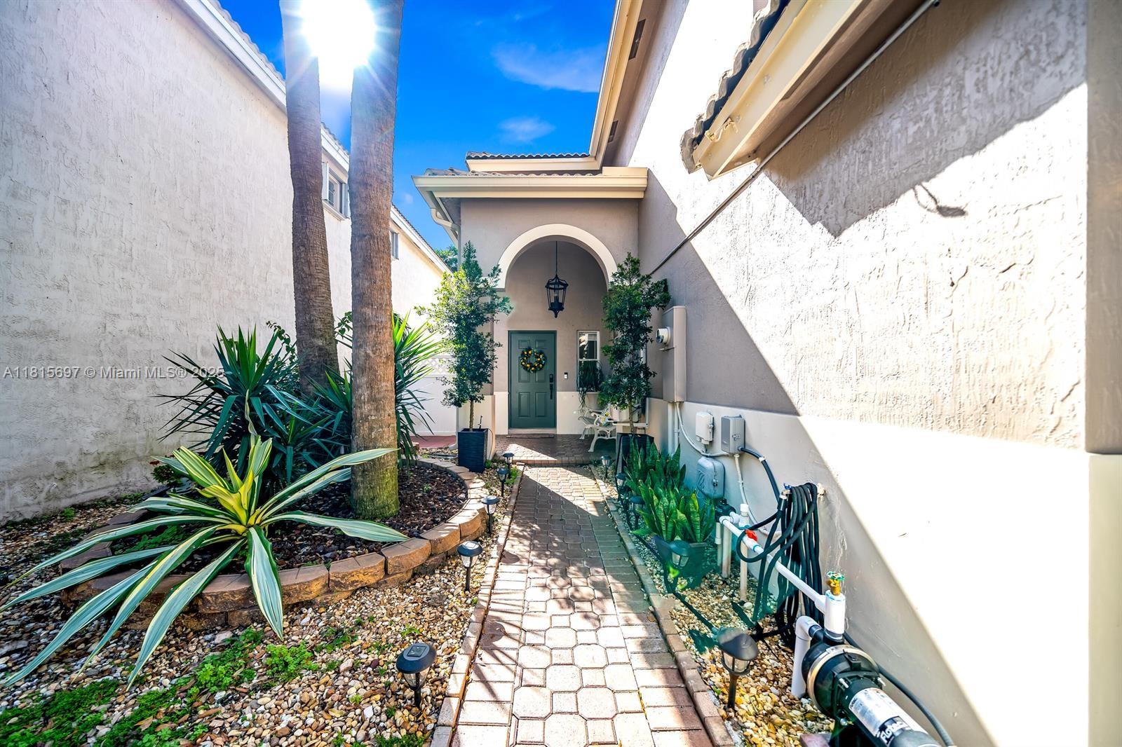 6343 NW 36th Ave