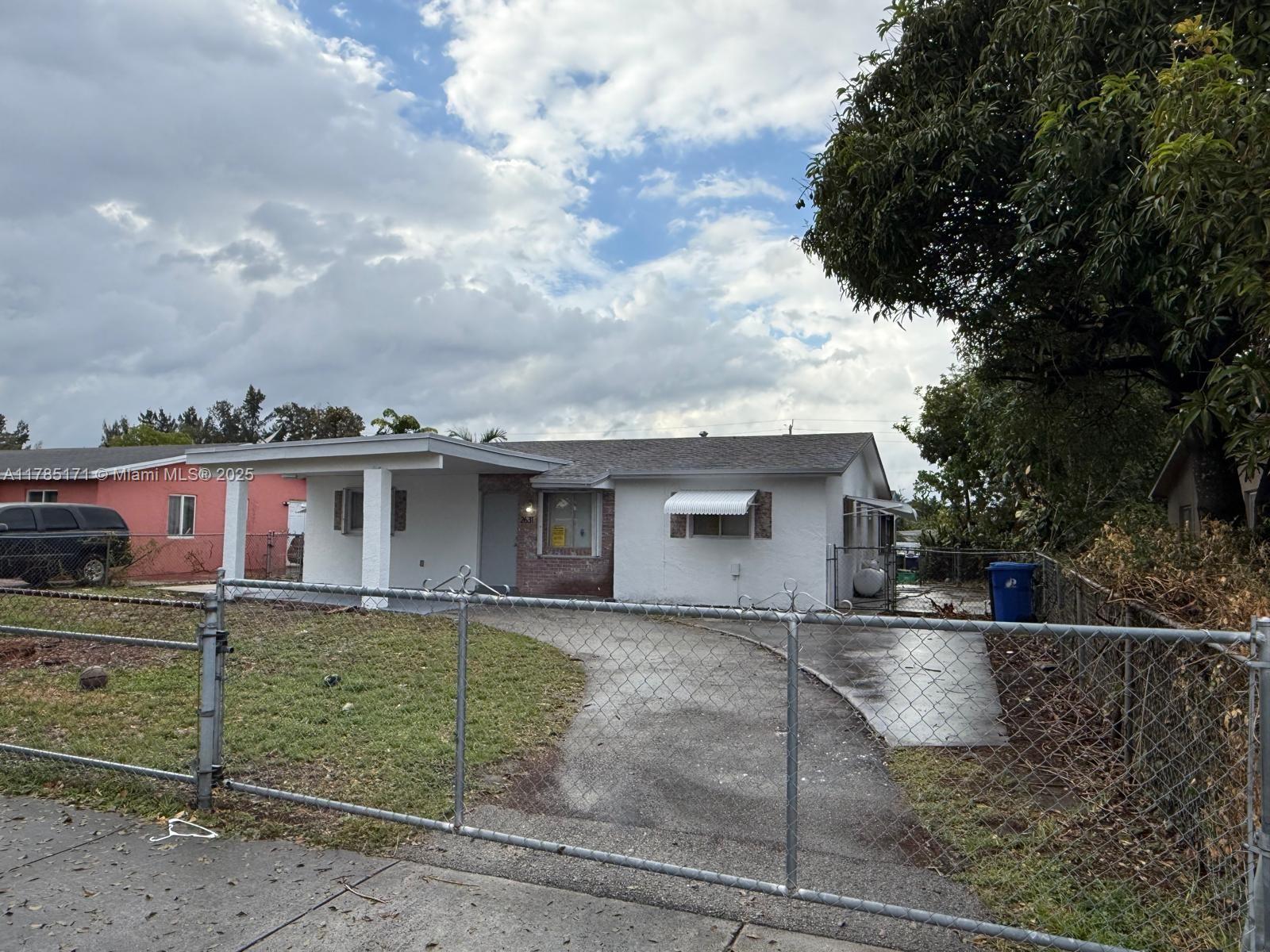 2631 NW 25th St 0