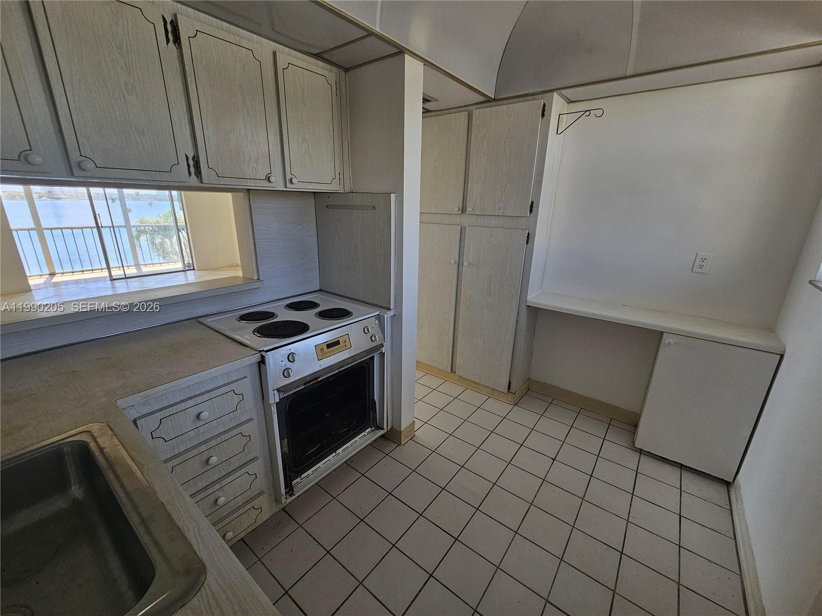 POINT EAST SEC 4 CONDO - Residential