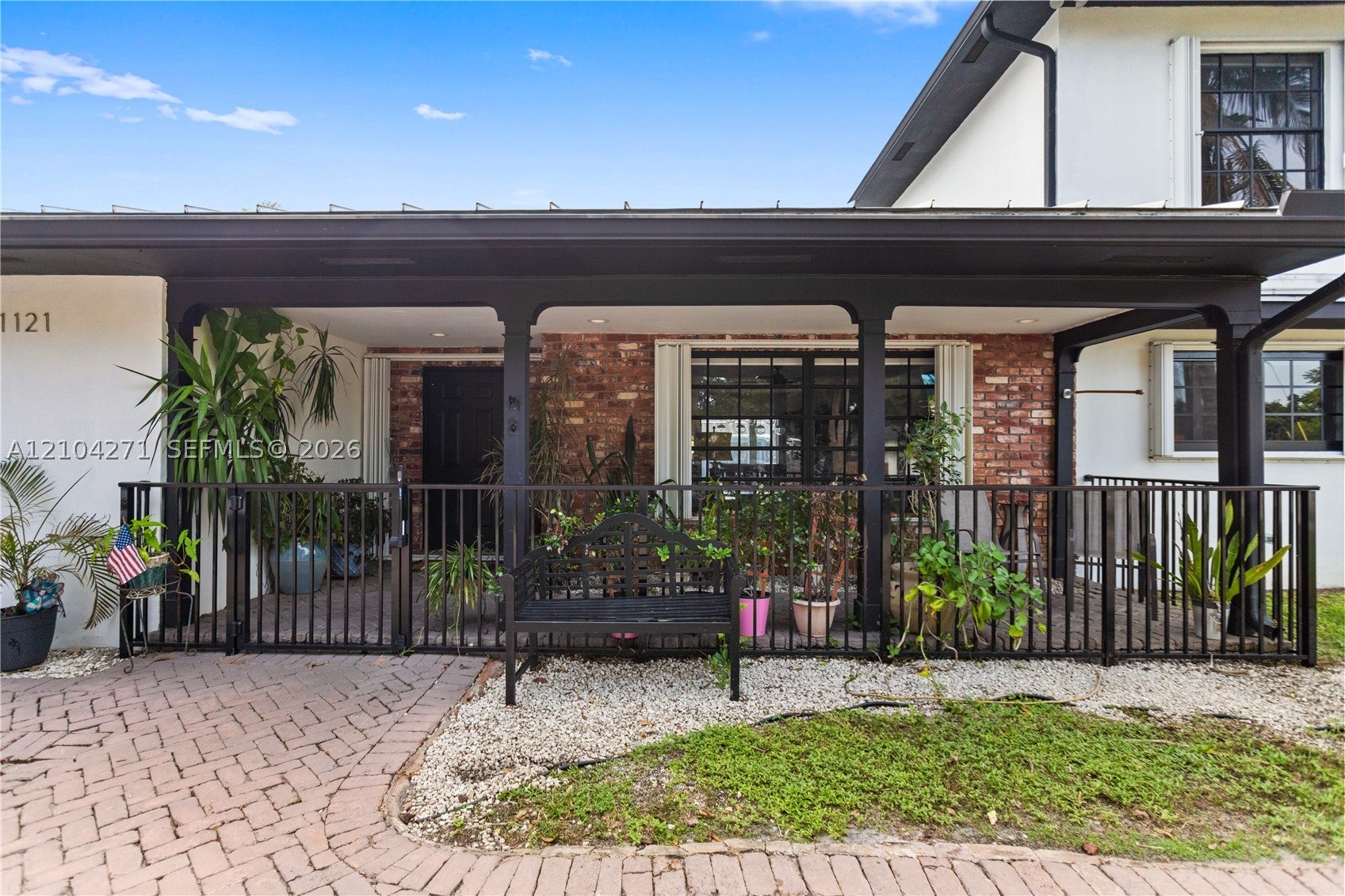1121 SW 75th Ave