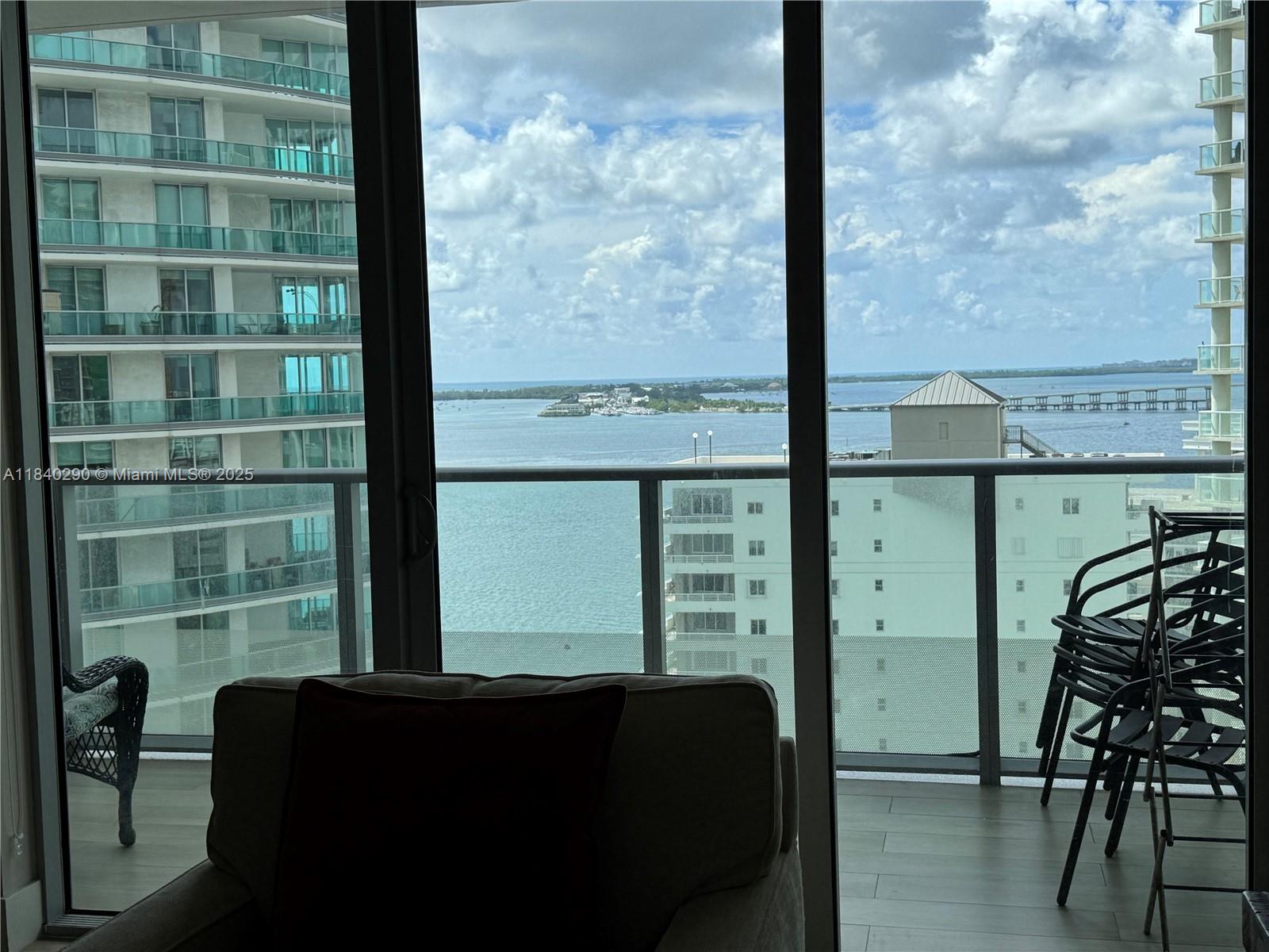 1300 Brickell Bay Dr 1808
