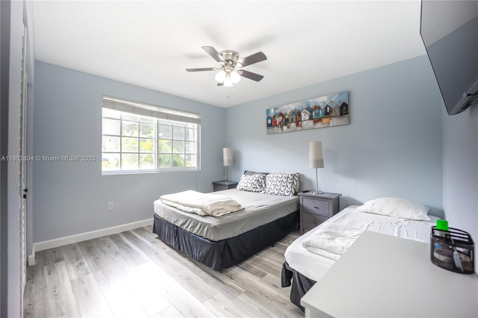 NINTH GREEN AT CRYSTAL LA - Residential