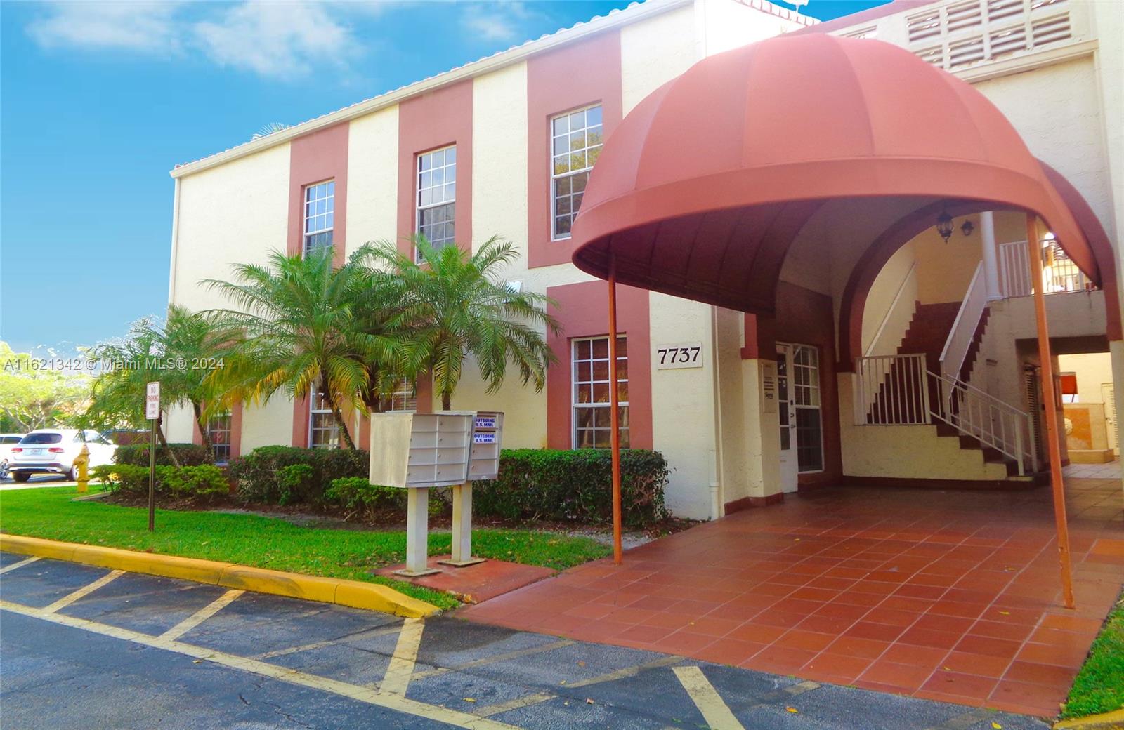 7737 N University Dr #101