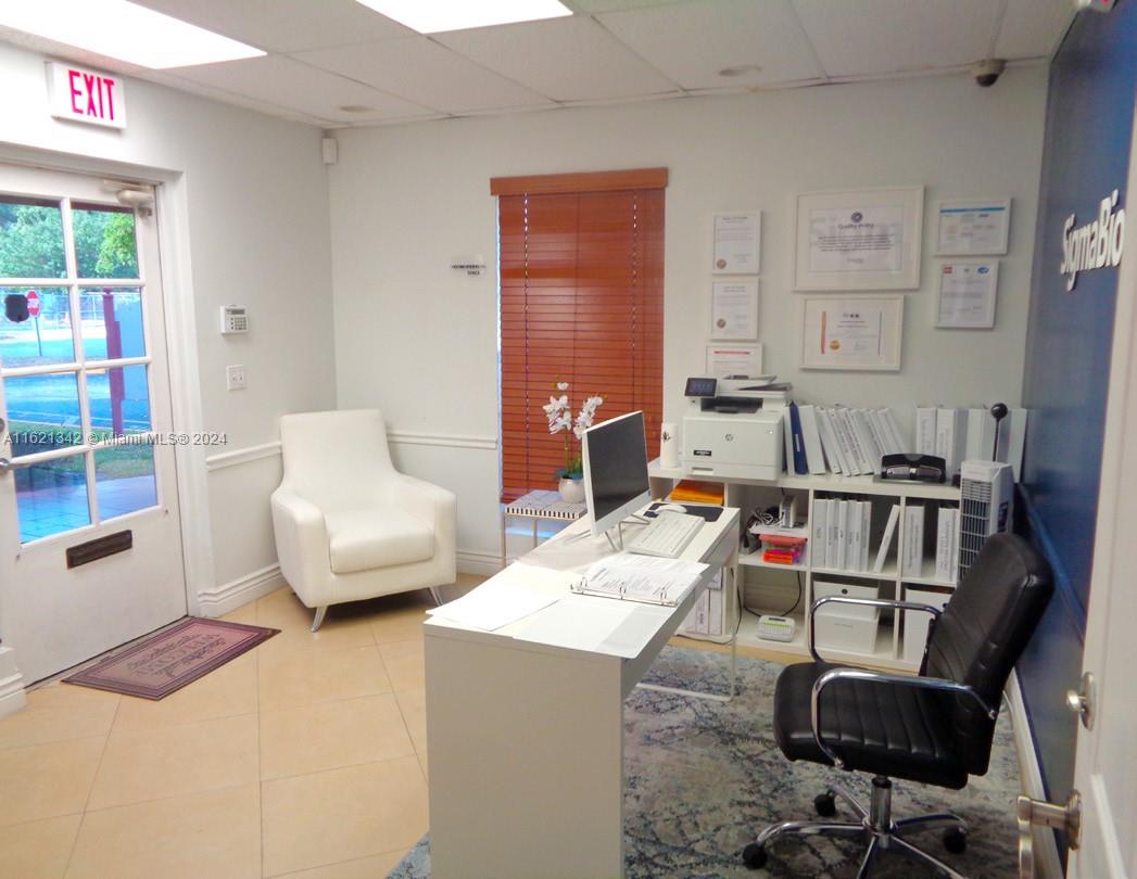 7737 N University Dr #101