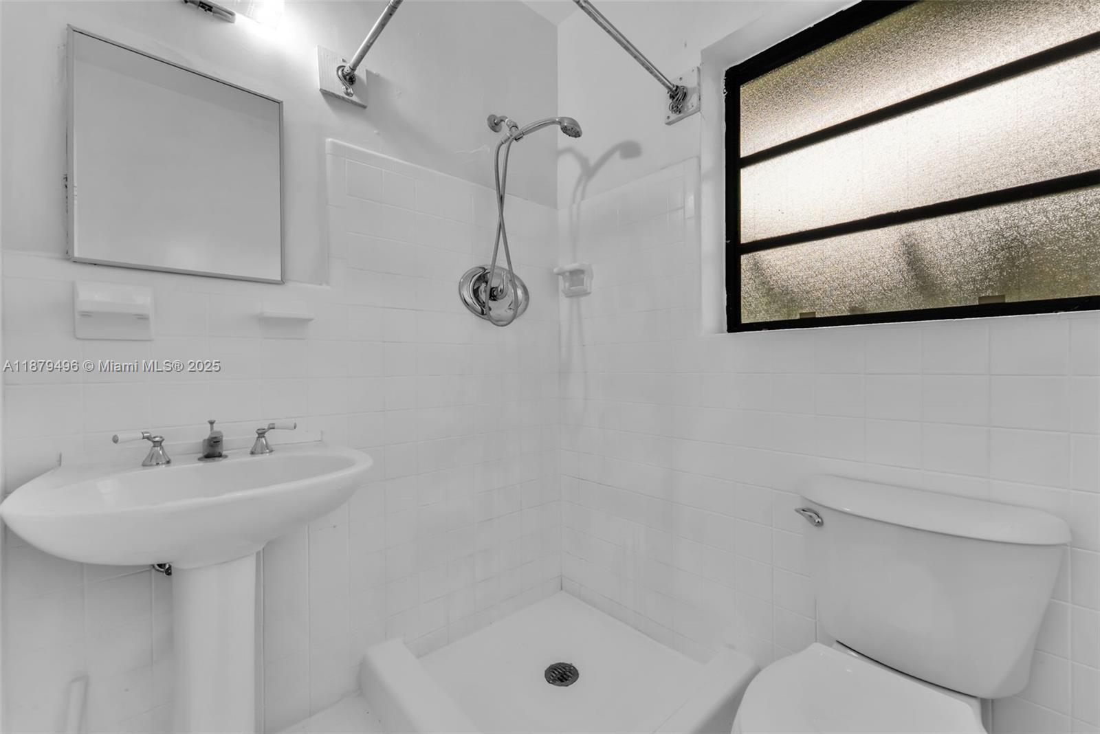 RIDGELINE ESTATES - Residential Lease