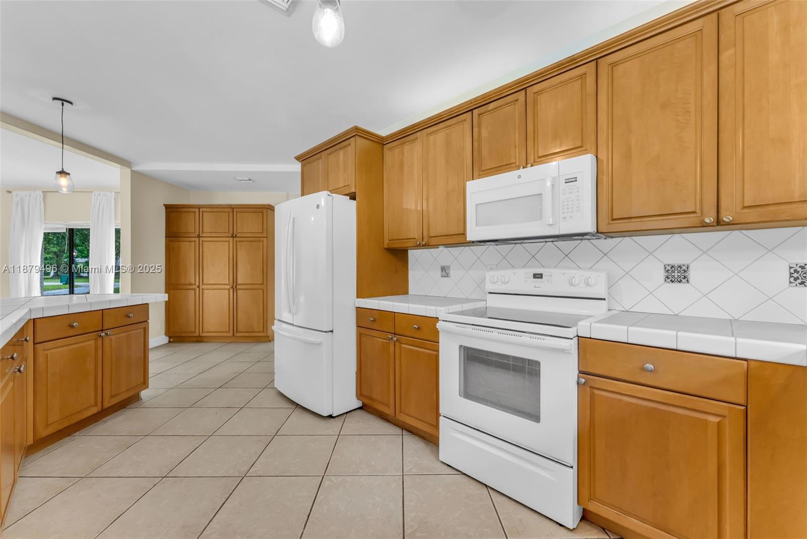 RIDGELINE ESTATES - Residential Lease