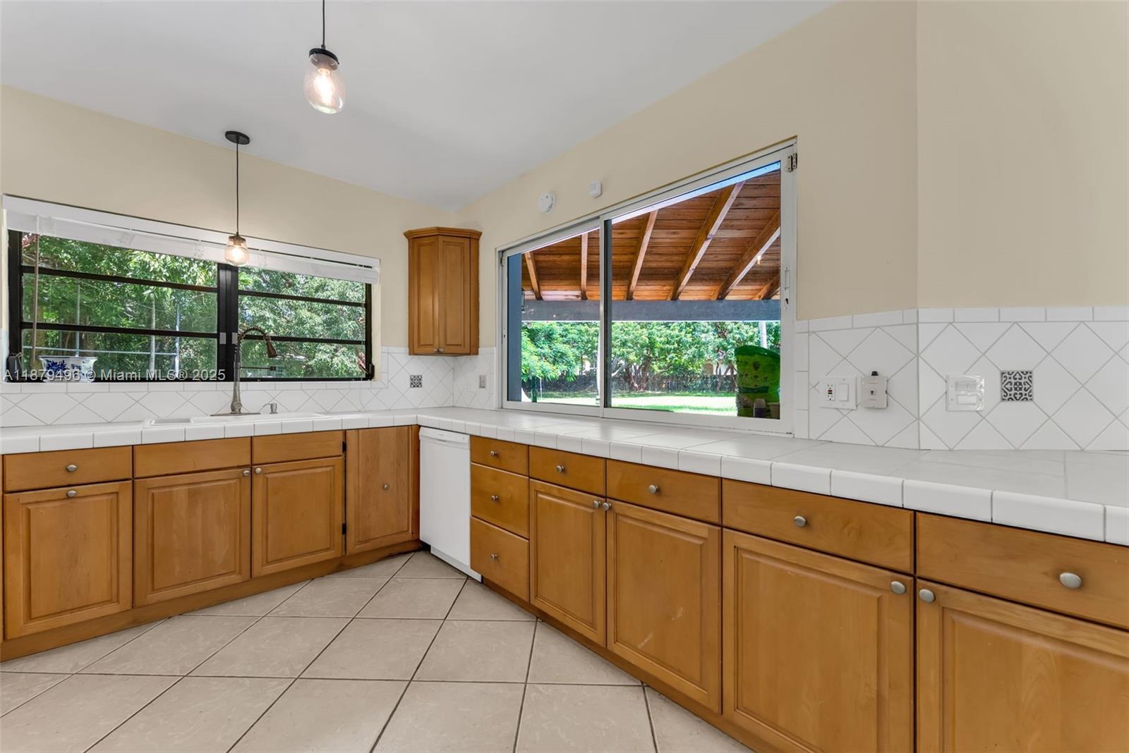 RIDGELINE ESTATES - Residential Lease