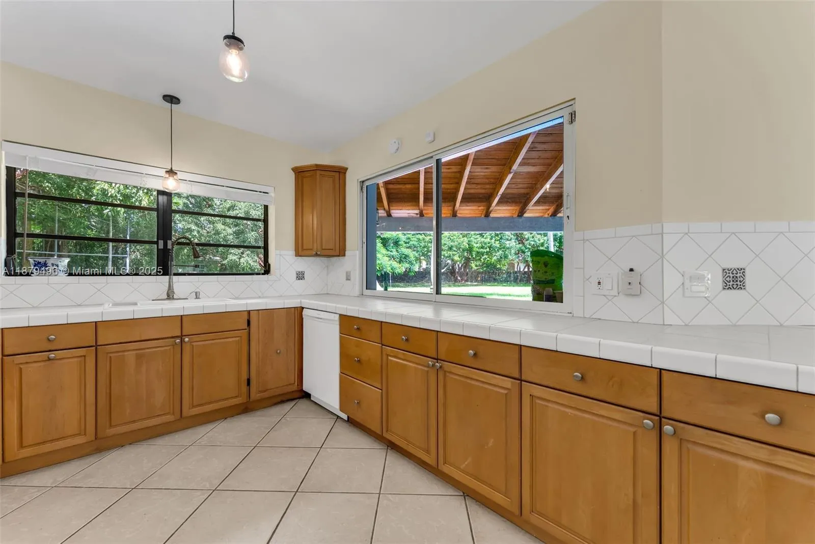 Pinecrest, Florida 33156, United States, 4 Bedrooms Bedrooms, ,3 BathroomsBathrooms,Residential,Active,211081