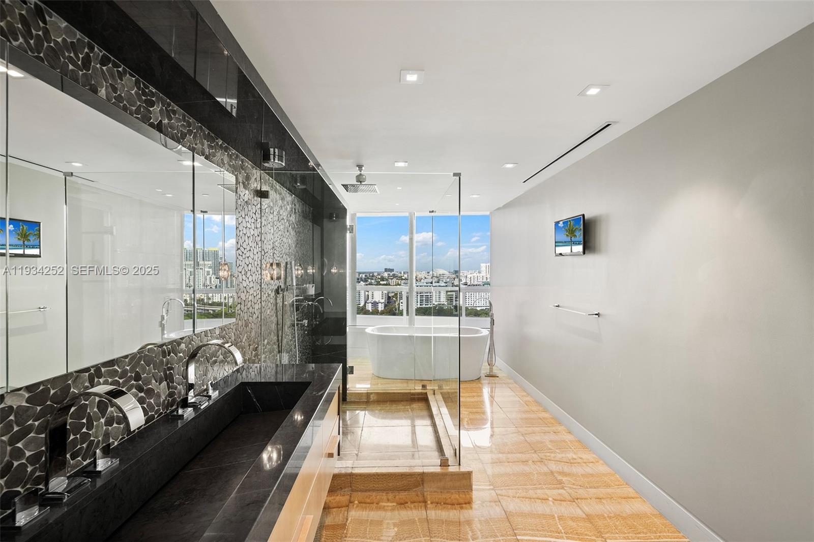 SANTA MARIA CONDO - Residential