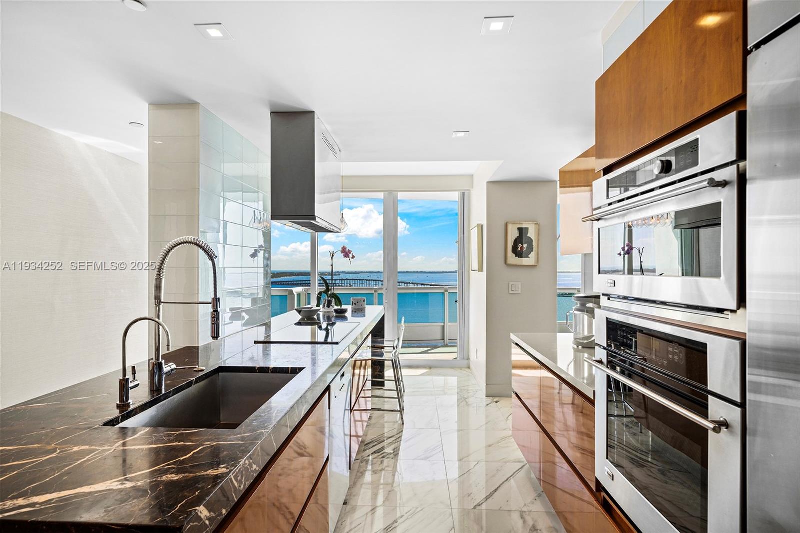 SANTA MARIA CONDO - Residential