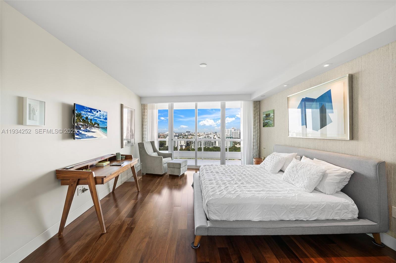 SANTA MARIA CONDO - Residential