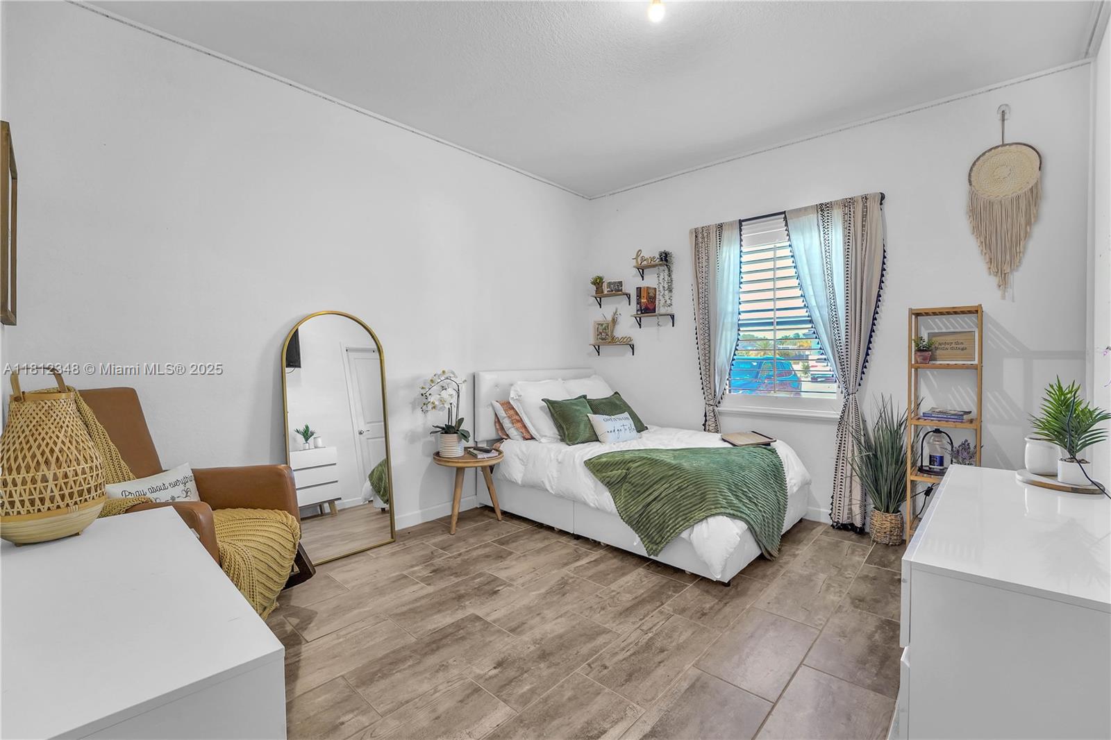 BONITA GRAND ESTATES SOUT - Residential