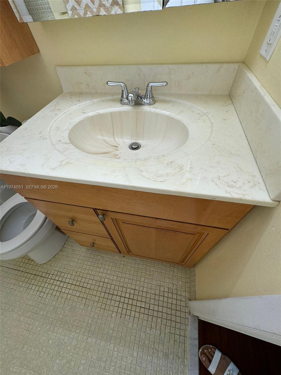 KENT CONDOS - Residential