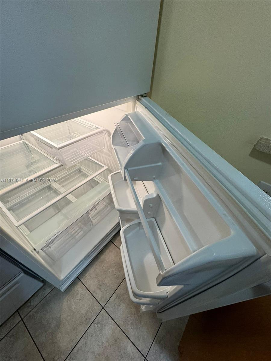 KENT CONDOS - Residential