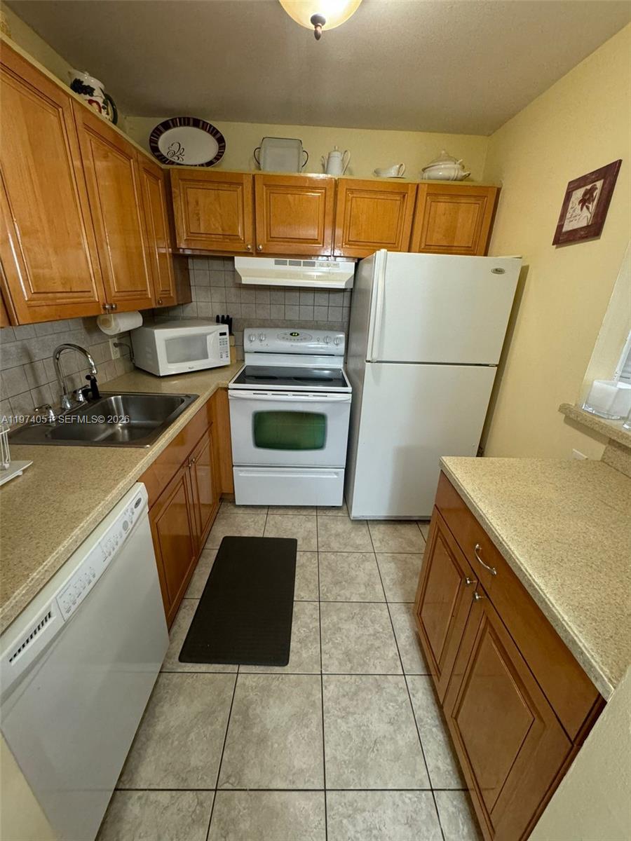 KENT CONDOS - Residential