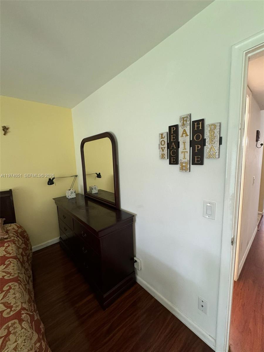 KENT CONDOS - Residential