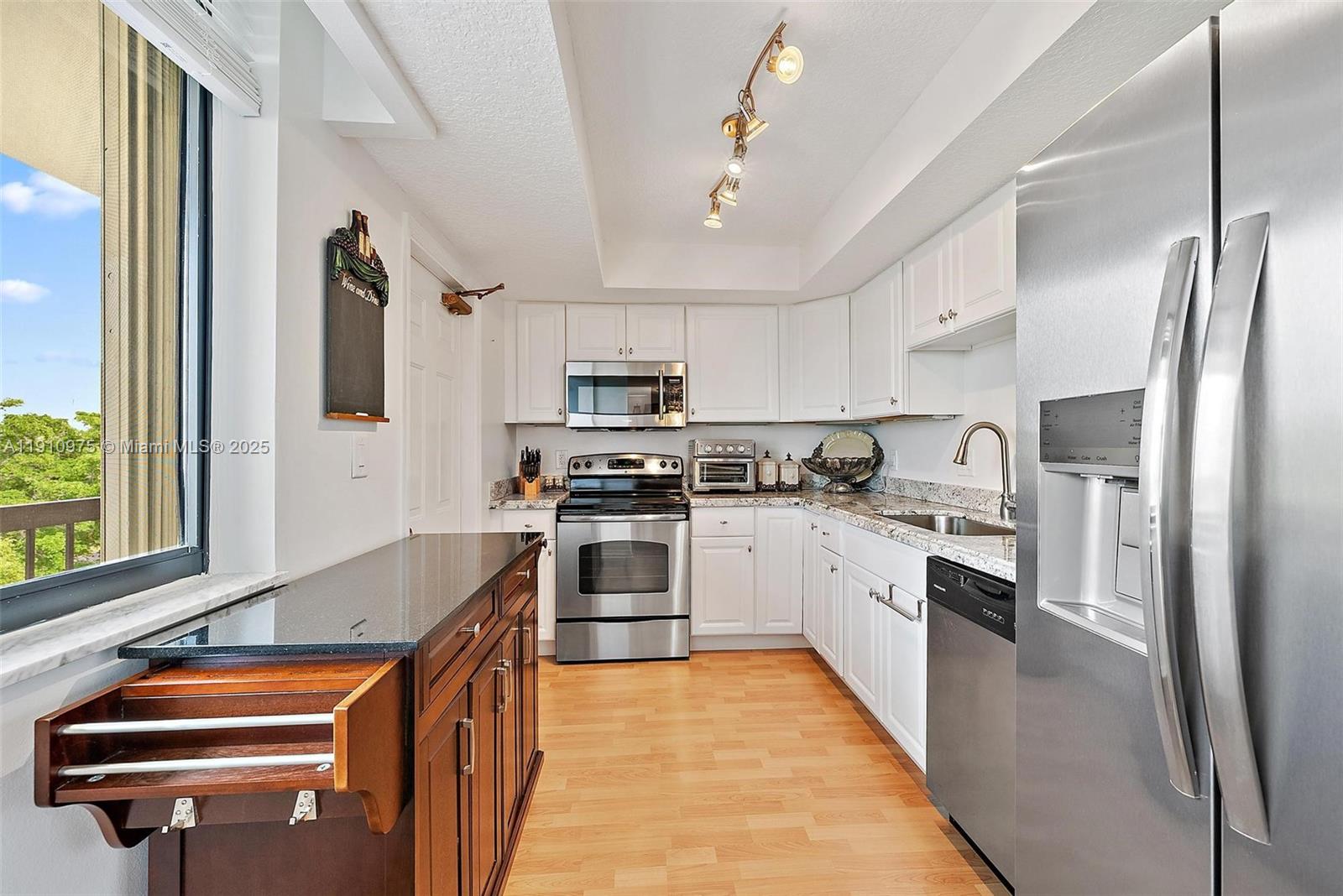 JUPITER OCEAN AND RACQUET - Residential Lease