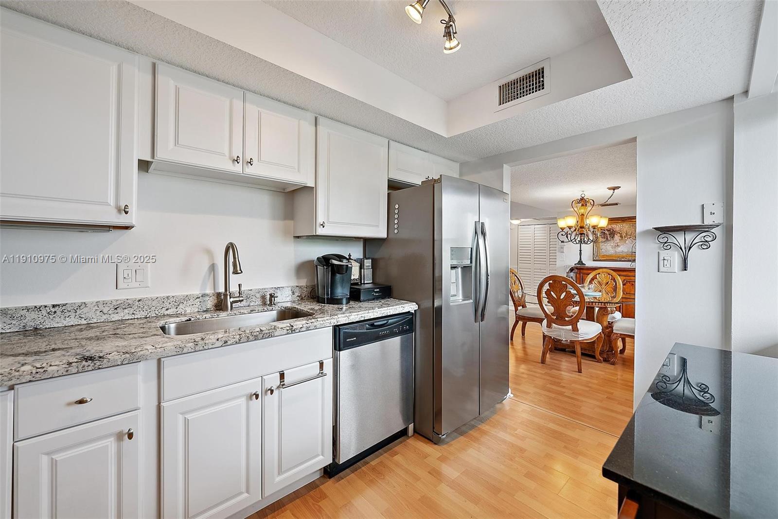 JUPITER OCEAN AND RACQUET - Residential Lease