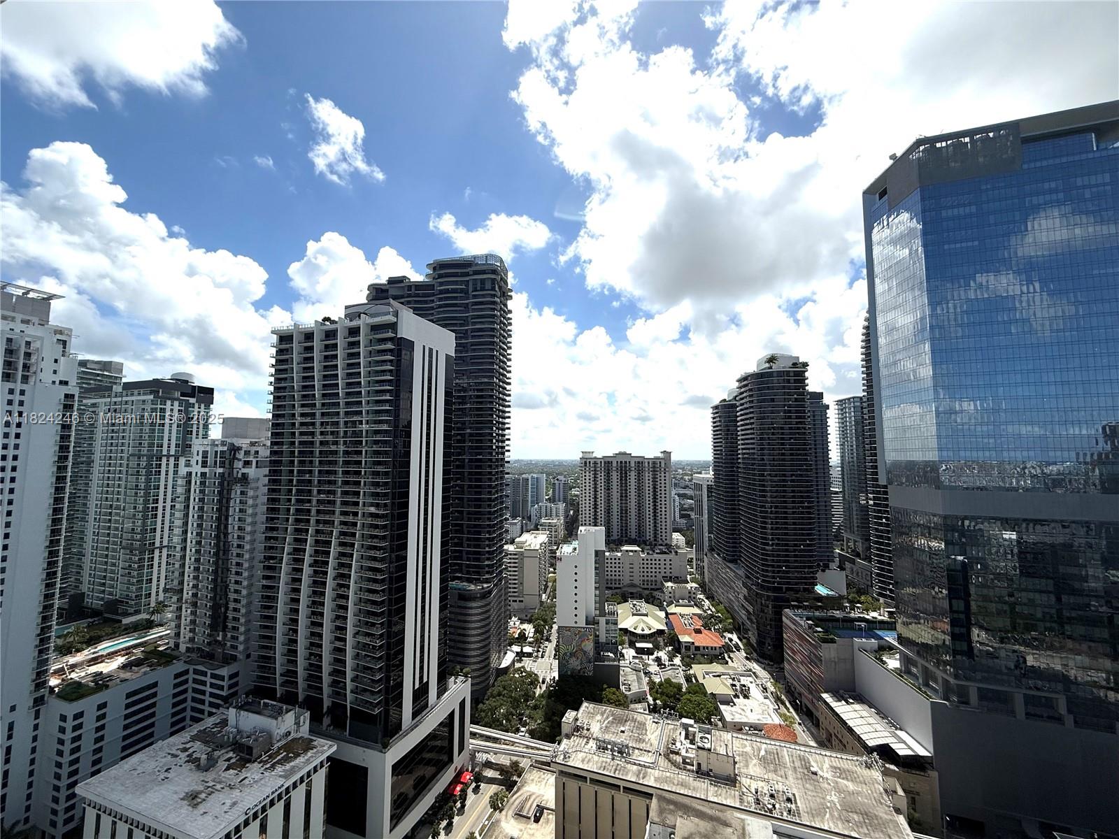 THE PLAZA 901 BRICKELL CO - Residential