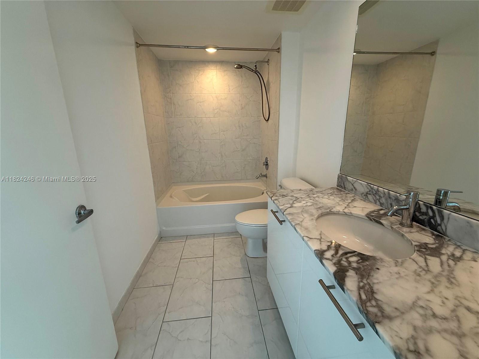 THE PLAZA 901 BRICKELL CO - Residential