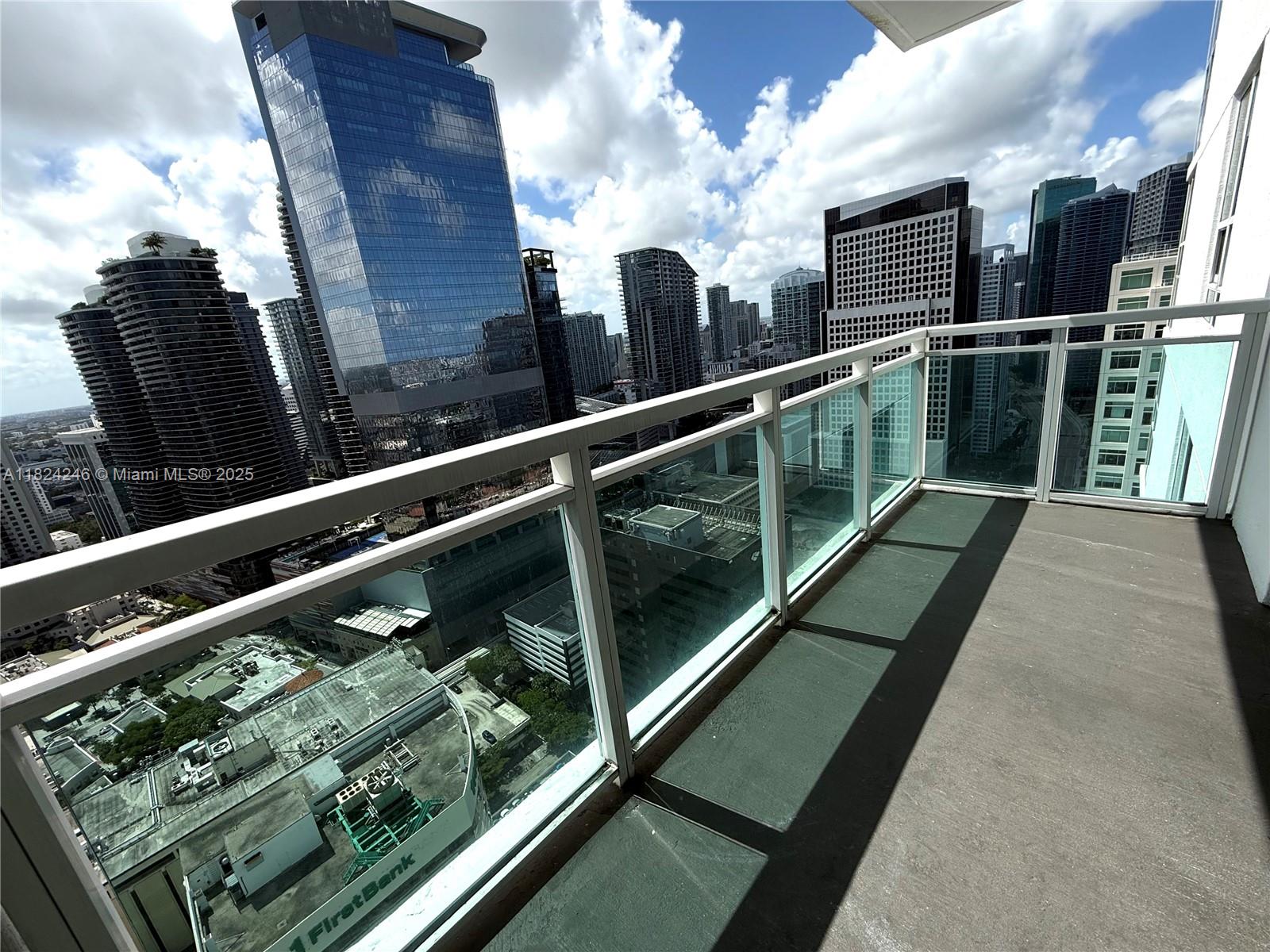 THE PLAZA 901 BRICKELL CO - Residential