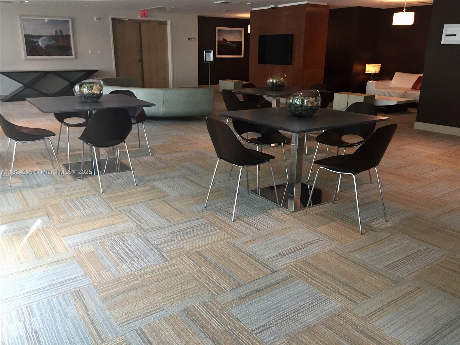 THE PLAZA 901 BRICKELL CO - Residential