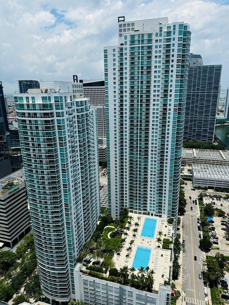 THE PLAZA 901 BRICKELL CO - Residential