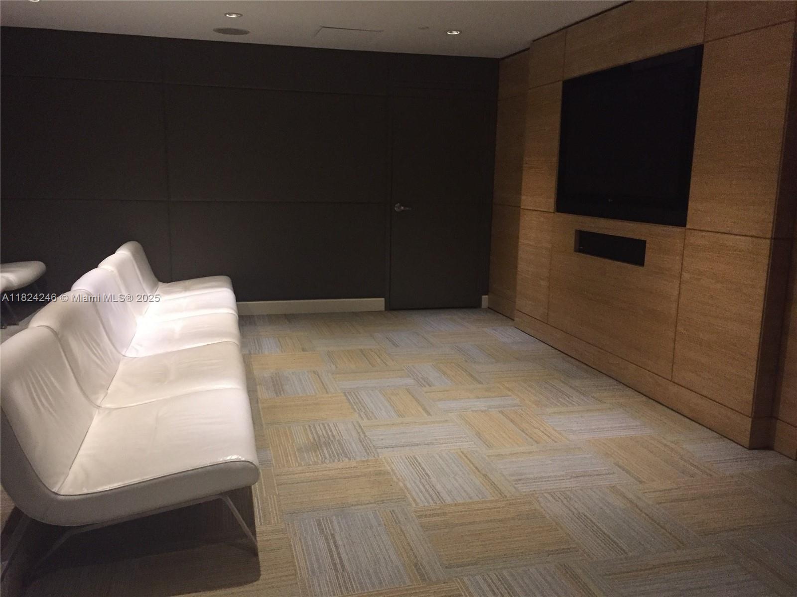 THE PLAZA 901 BRICKELL CO - Residential