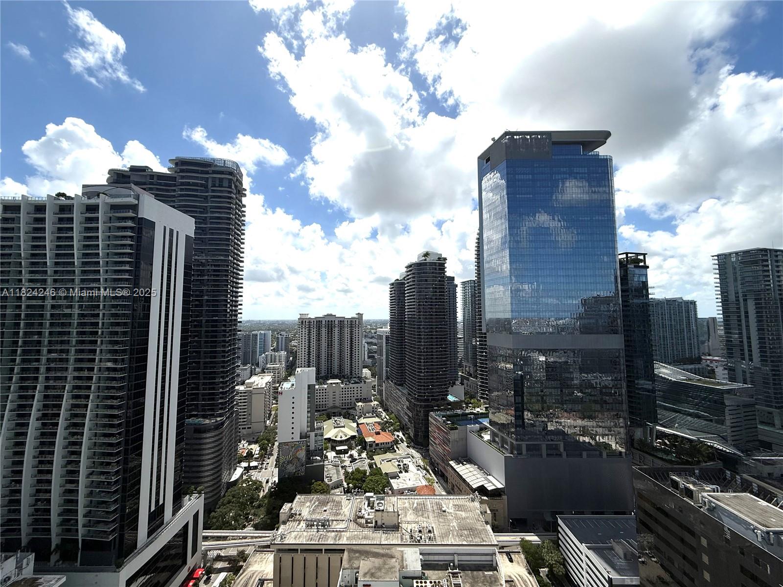 THE PLAZA 901 BRICKELL CO - Residential