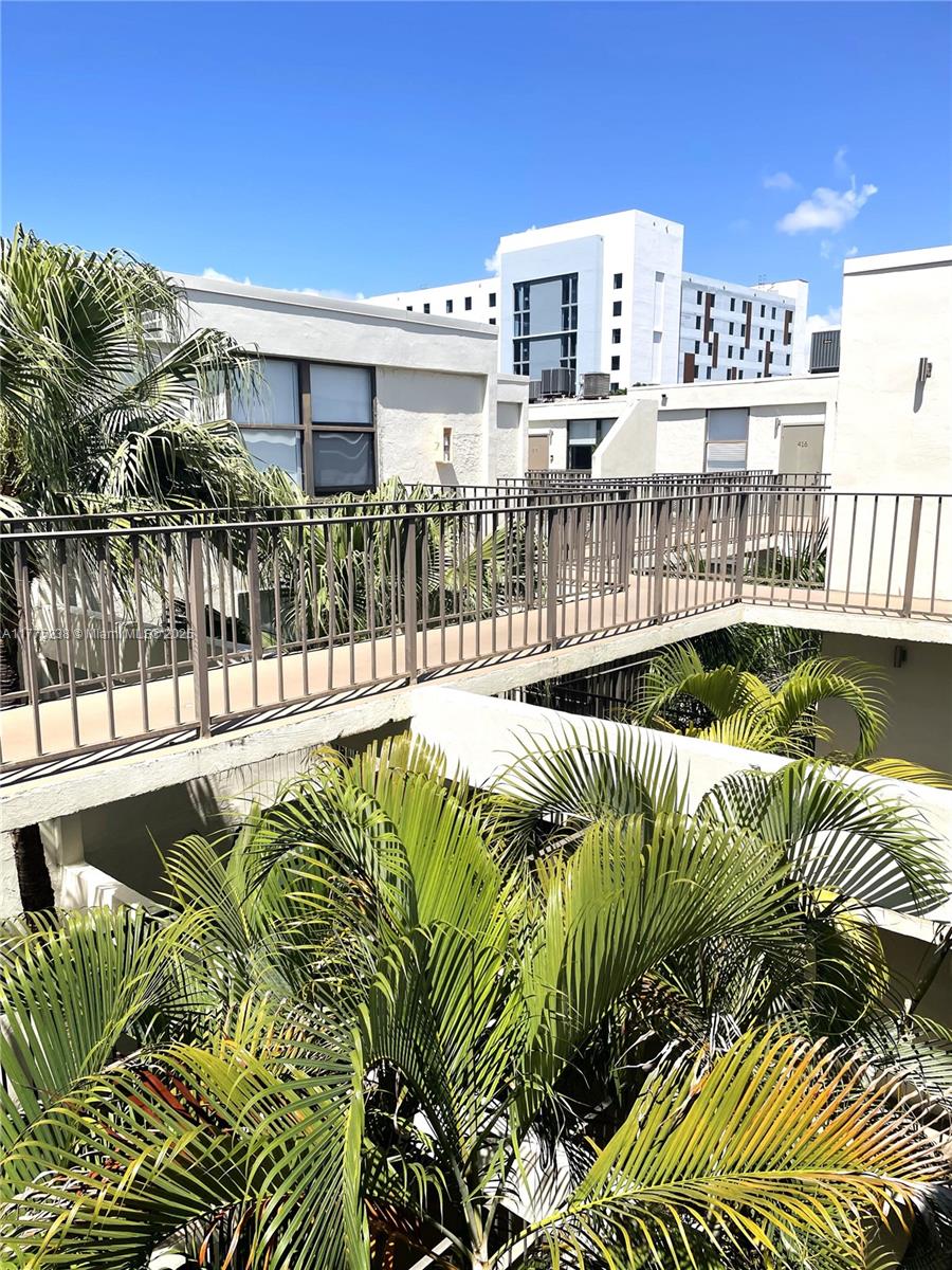 VILLA DORADA CONDO NO 2 - Residential