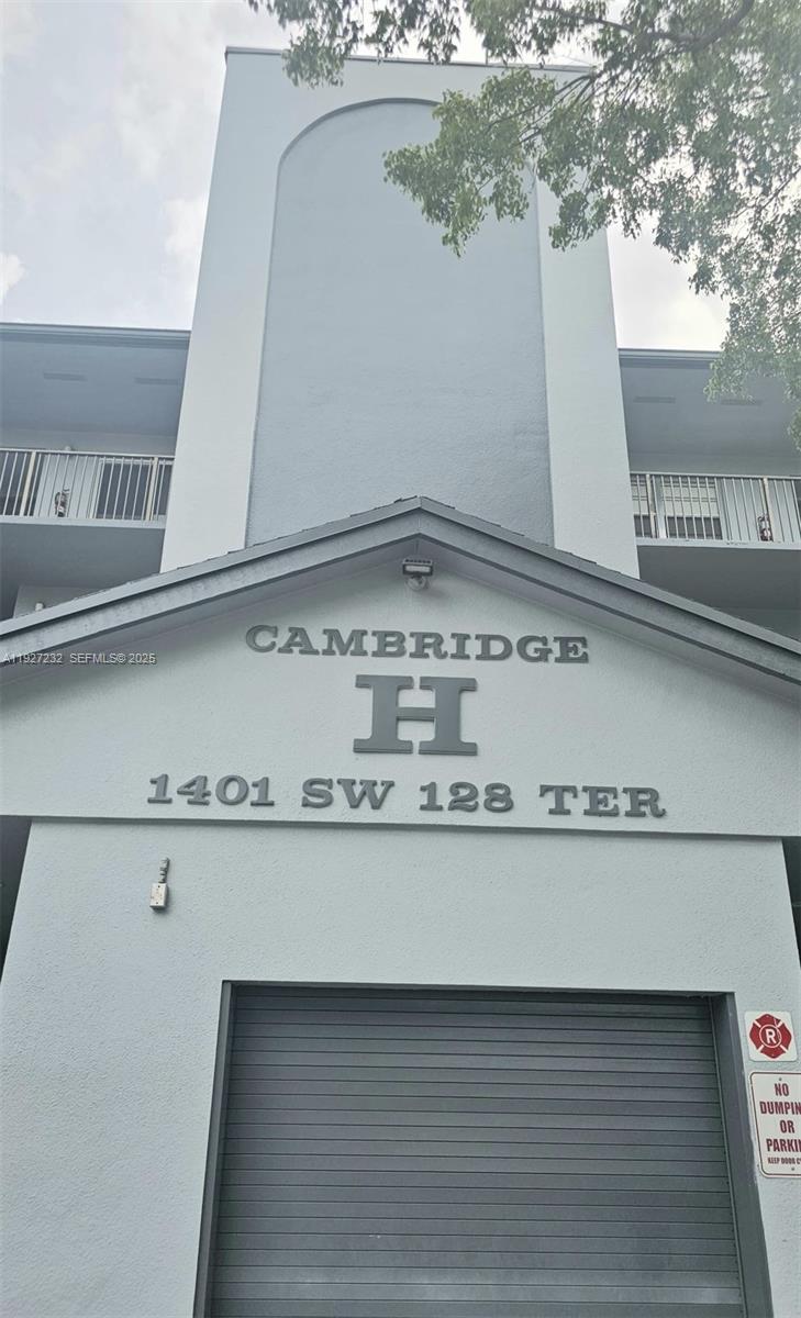 CAMBRIDGE AT CENTURY VILL - Residential