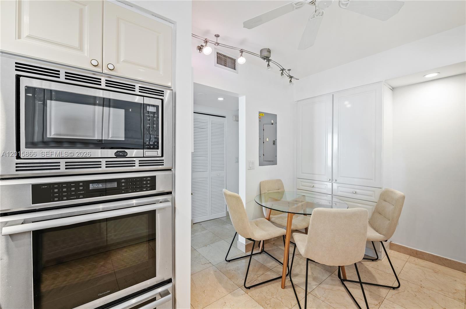 MIRAGE CONDO - Residential Lease