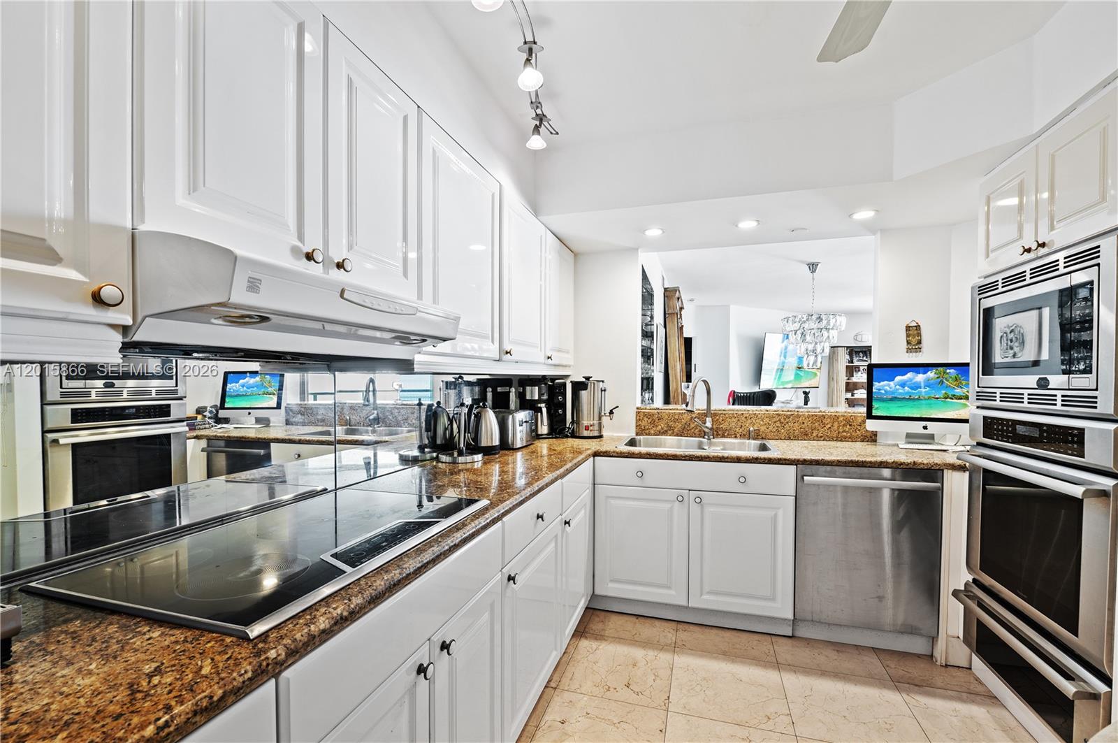 MIRAGE CONDO - Residential Lease