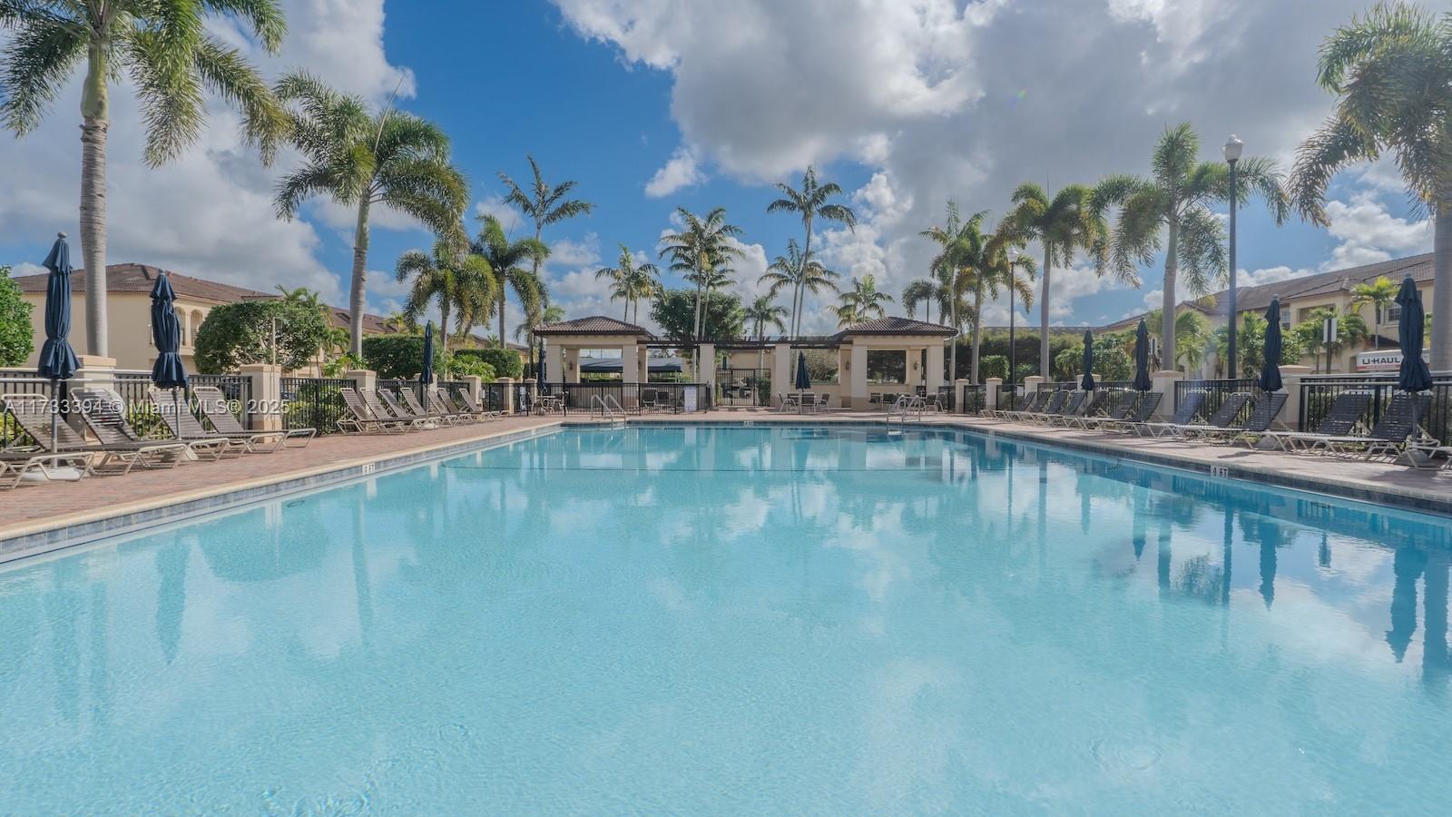 COURTS AT TUSCANY - Residential