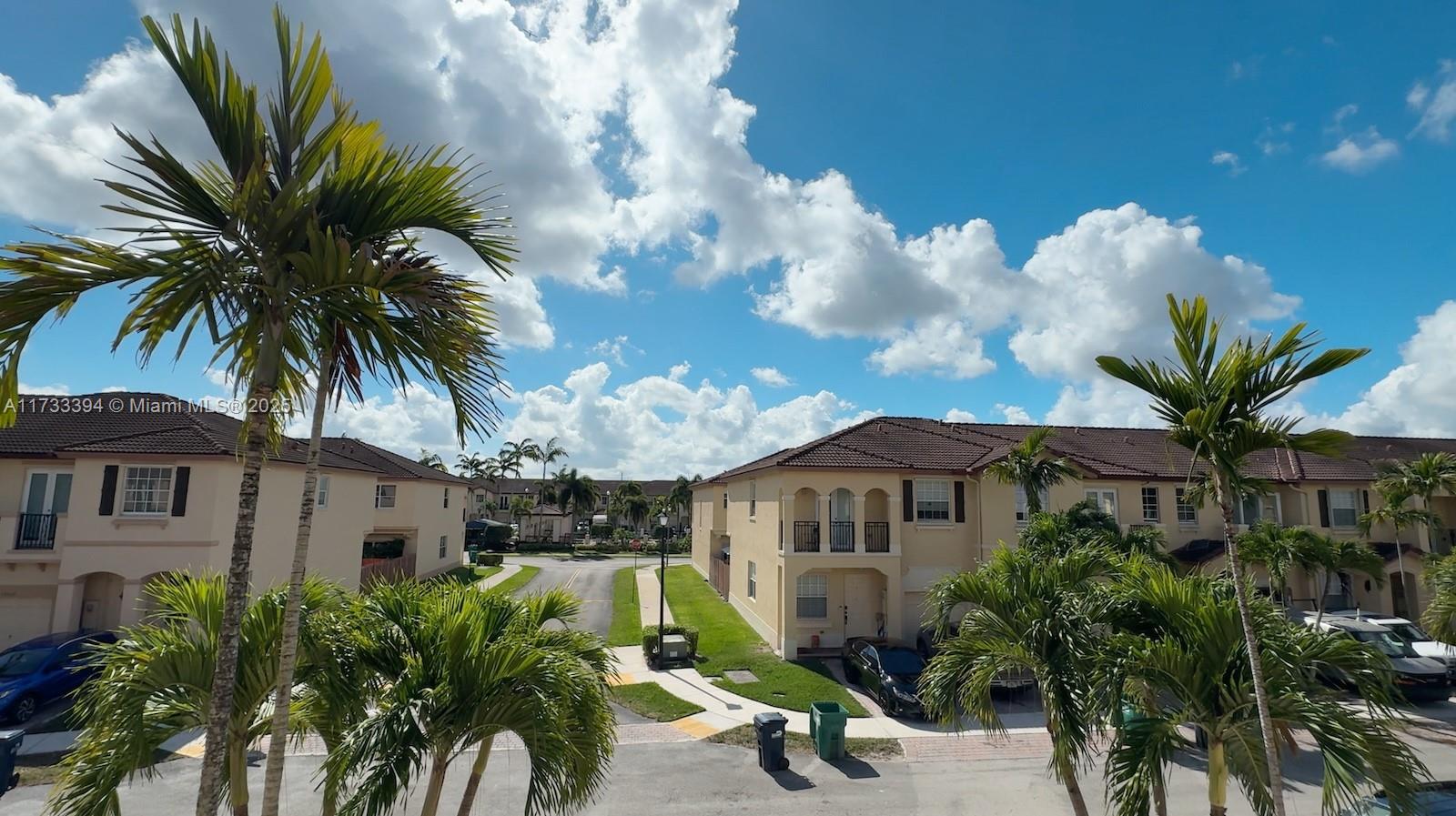 COURTS AT TUSCANY - Residential