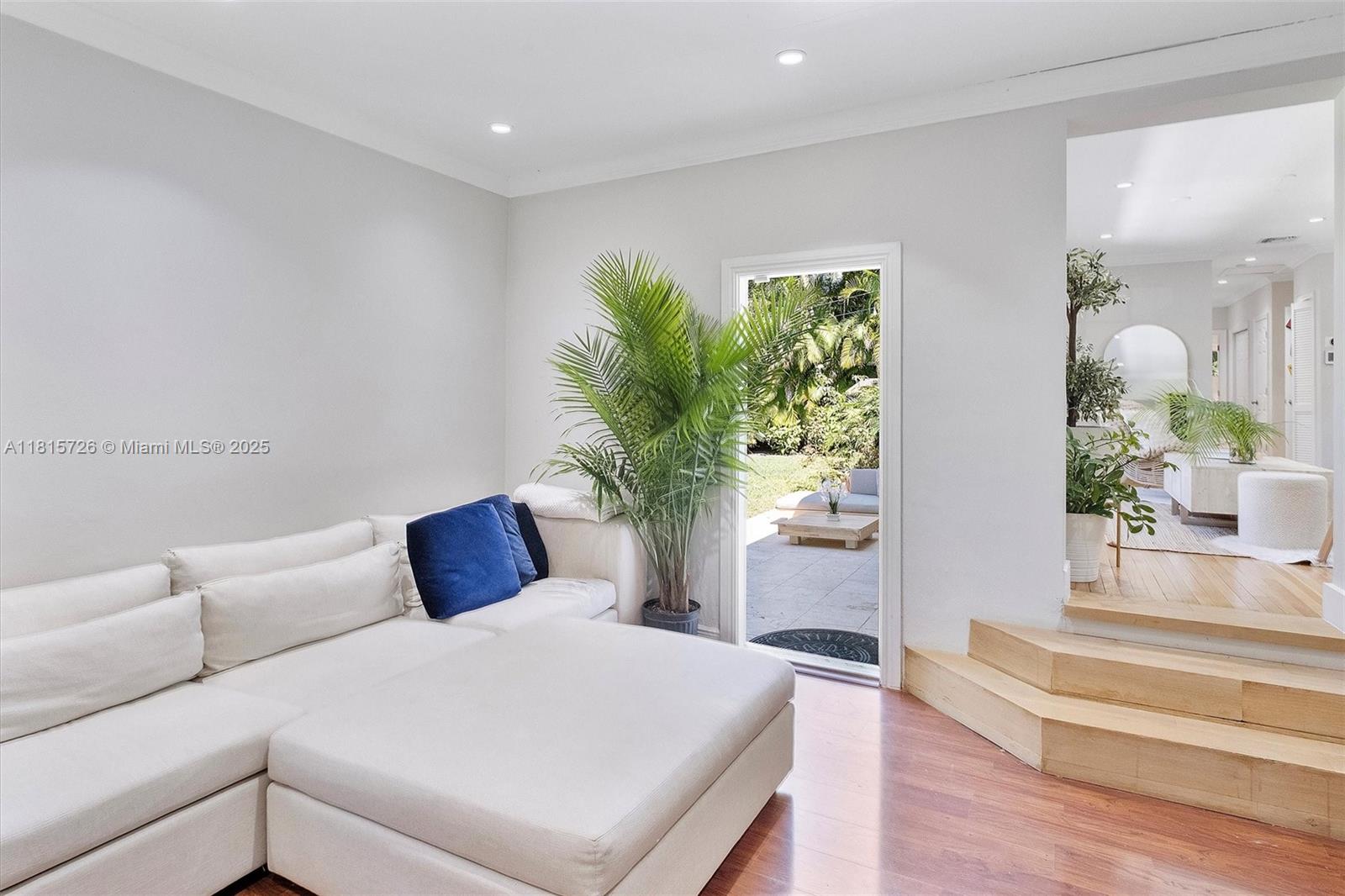 CORAL GABLES RIV SEC 6 - Residential