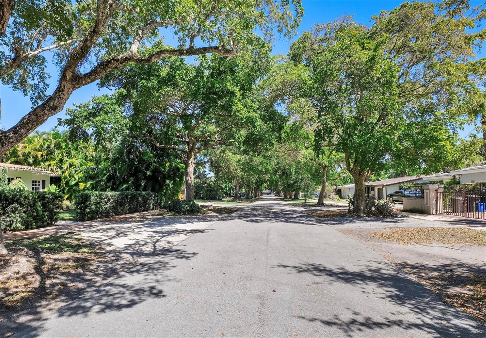 CORAL GABLES RIV SEC 6 - Residential