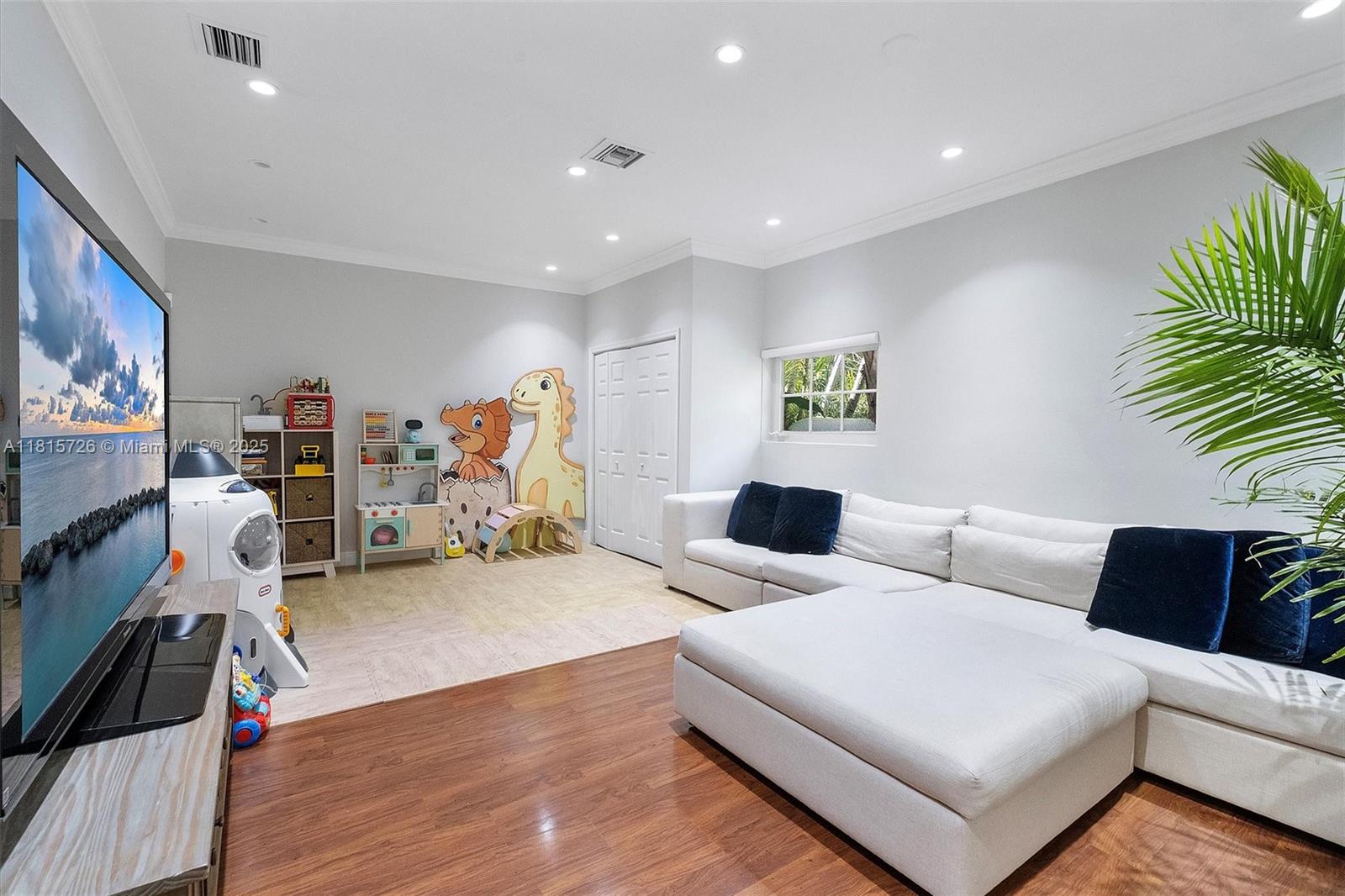 CORAL GABLES RIV SEC 6 - Residential