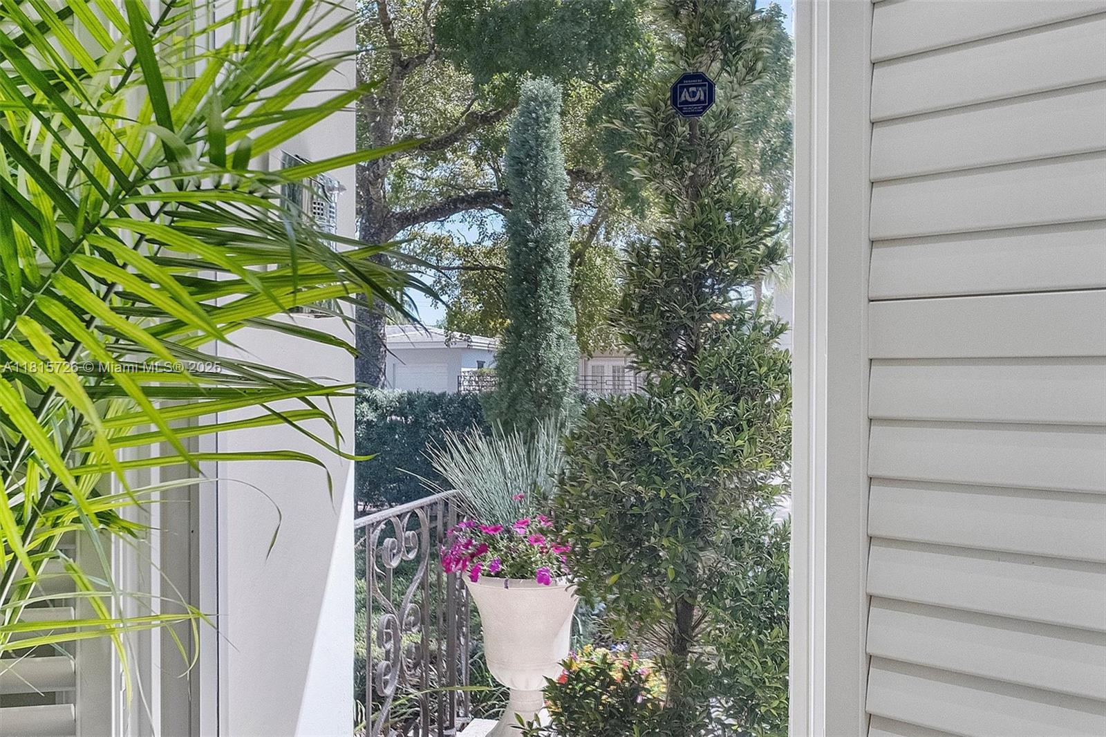 CORAL GABLES RIV SEC 6 - Residential