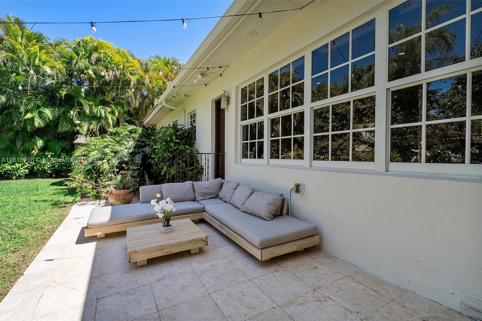 CORAL GABLES RIV SEC 6 - Residential