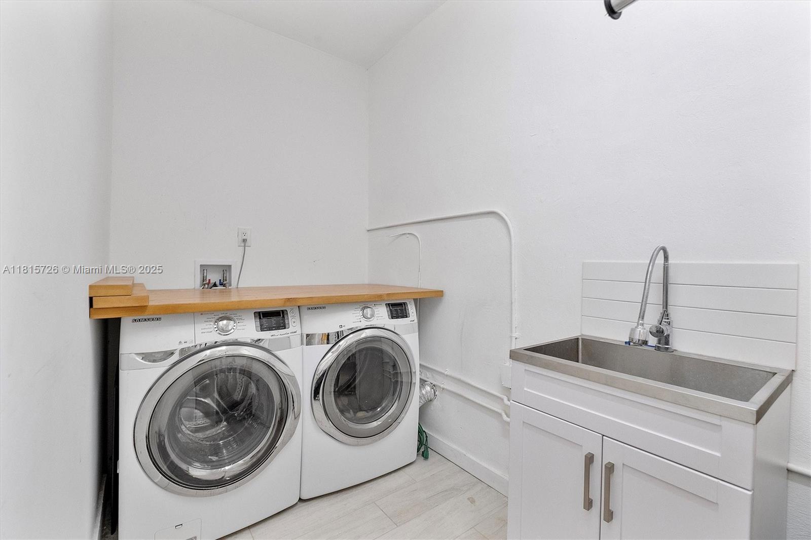 CORAL GABLES RIV SEC 6 - Residential