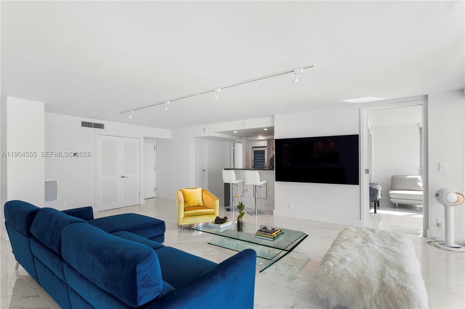 MIRASOL OCEAN TOWERS COND - Residential