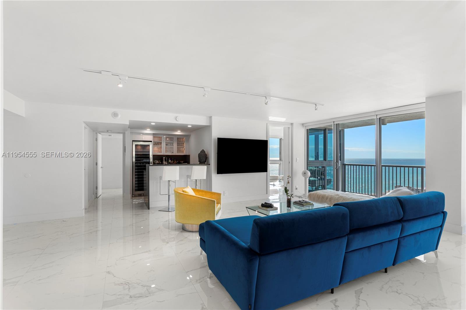 2655 Collins Ave PH06/08
