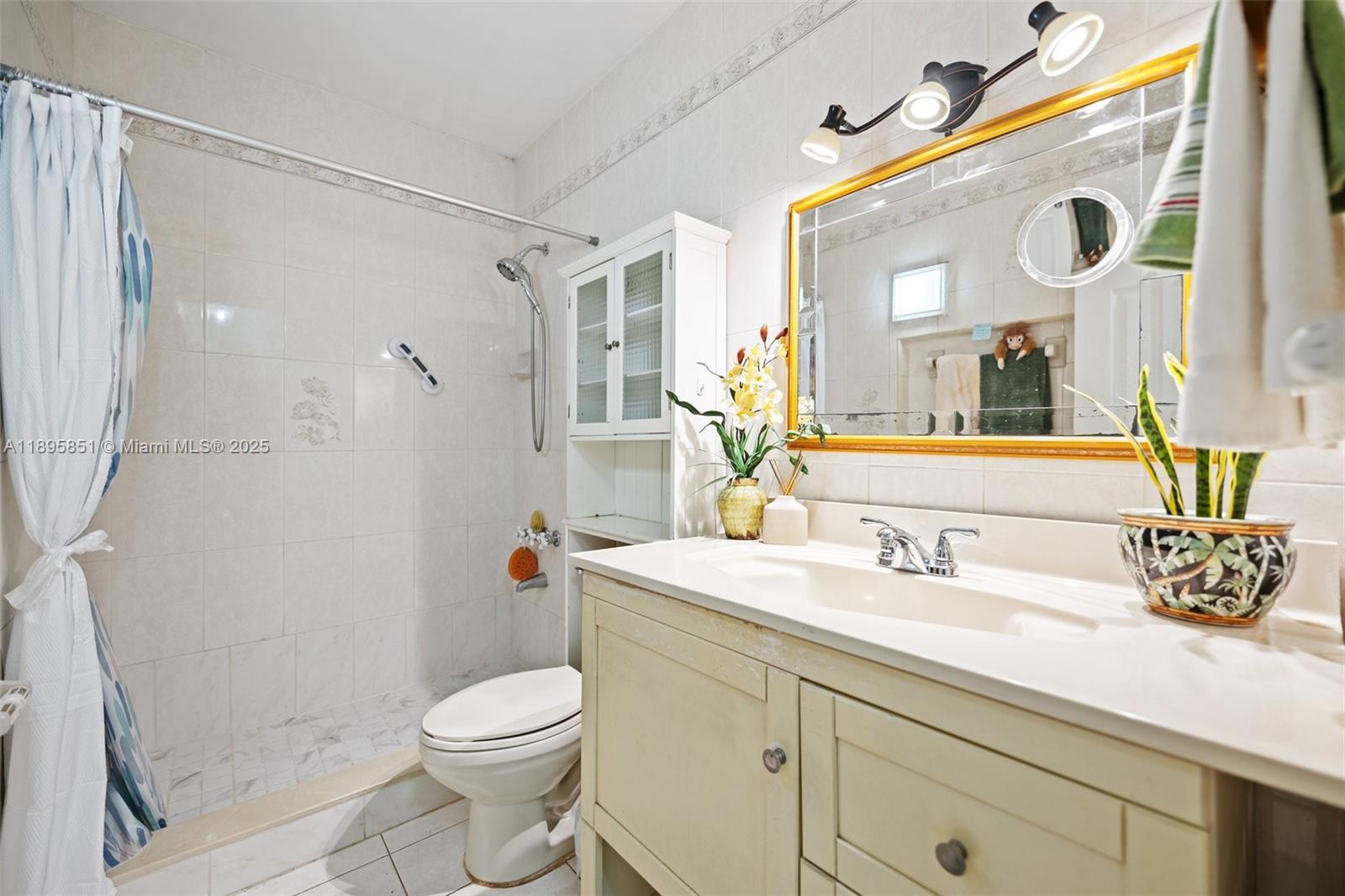 ROYALE GREEN TOWNHOUSE SE - Residential