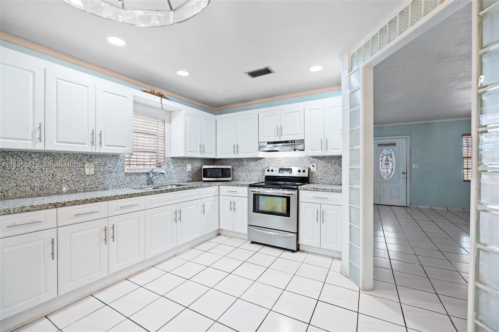 ROYALE GREEN TOWNHOUSE SE - Residential