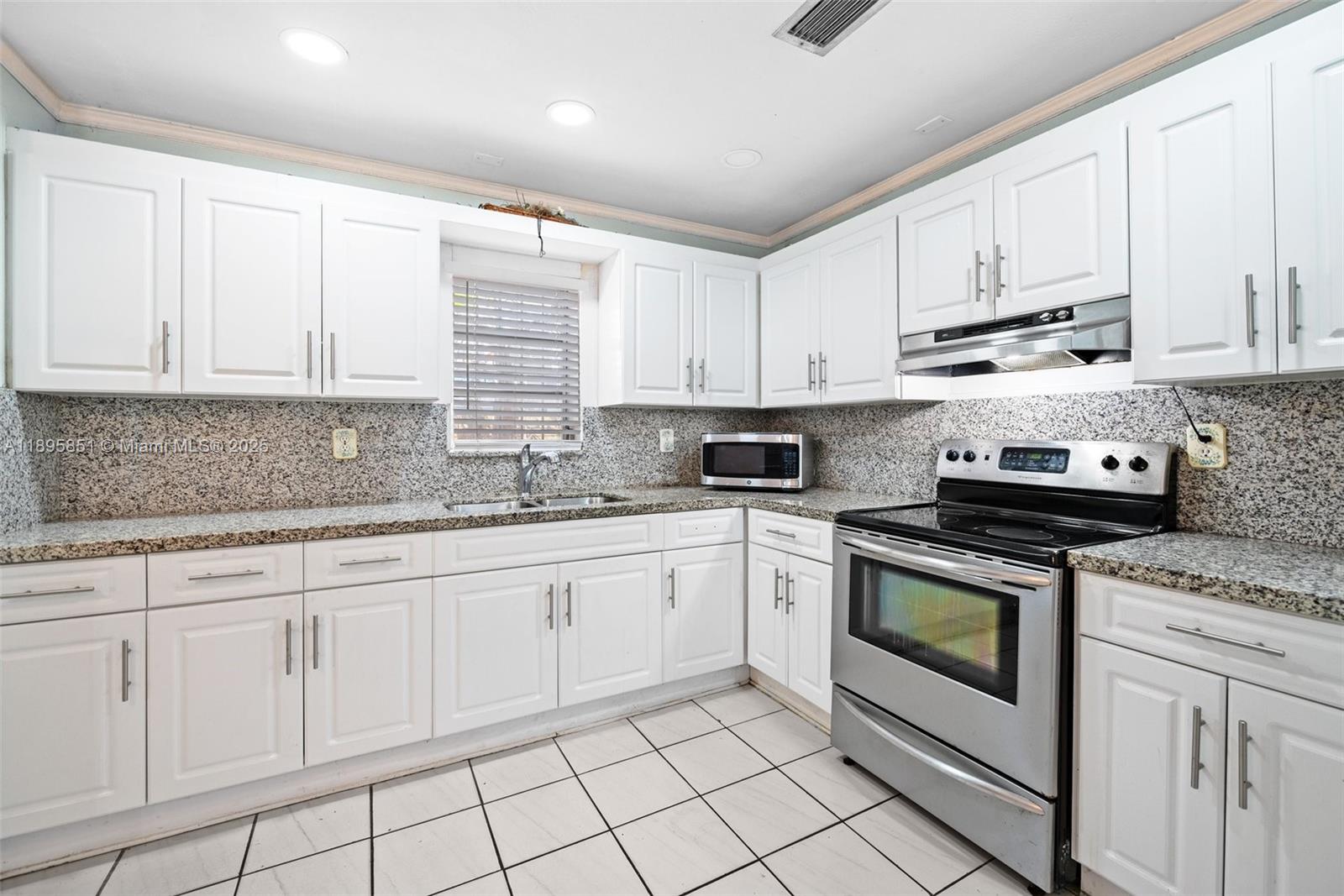 ROYALE GREEN TOWNHOUSE SE - Residential
