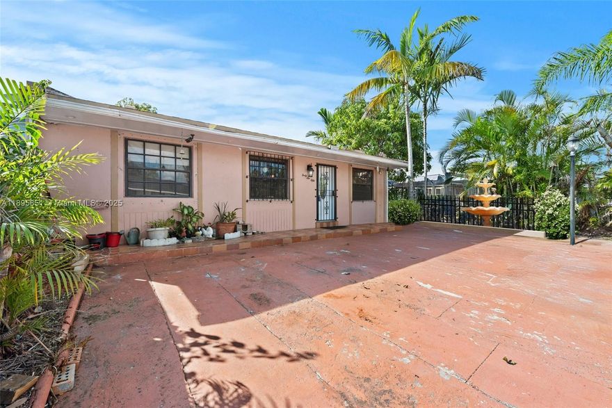 Discover this charming 3-bed, 1-bath row house in Miami's Kendall area! Enjoy a private backyard with no rear neighbors. Centrally located near shopping, dining, Florida Turnpike, hospitals, and schools. This is investors dream with NO HOA. High return on investment is expected. Only CASH OFFERS will be accepted for a quick closing. Read attachments prior to submitting offer.