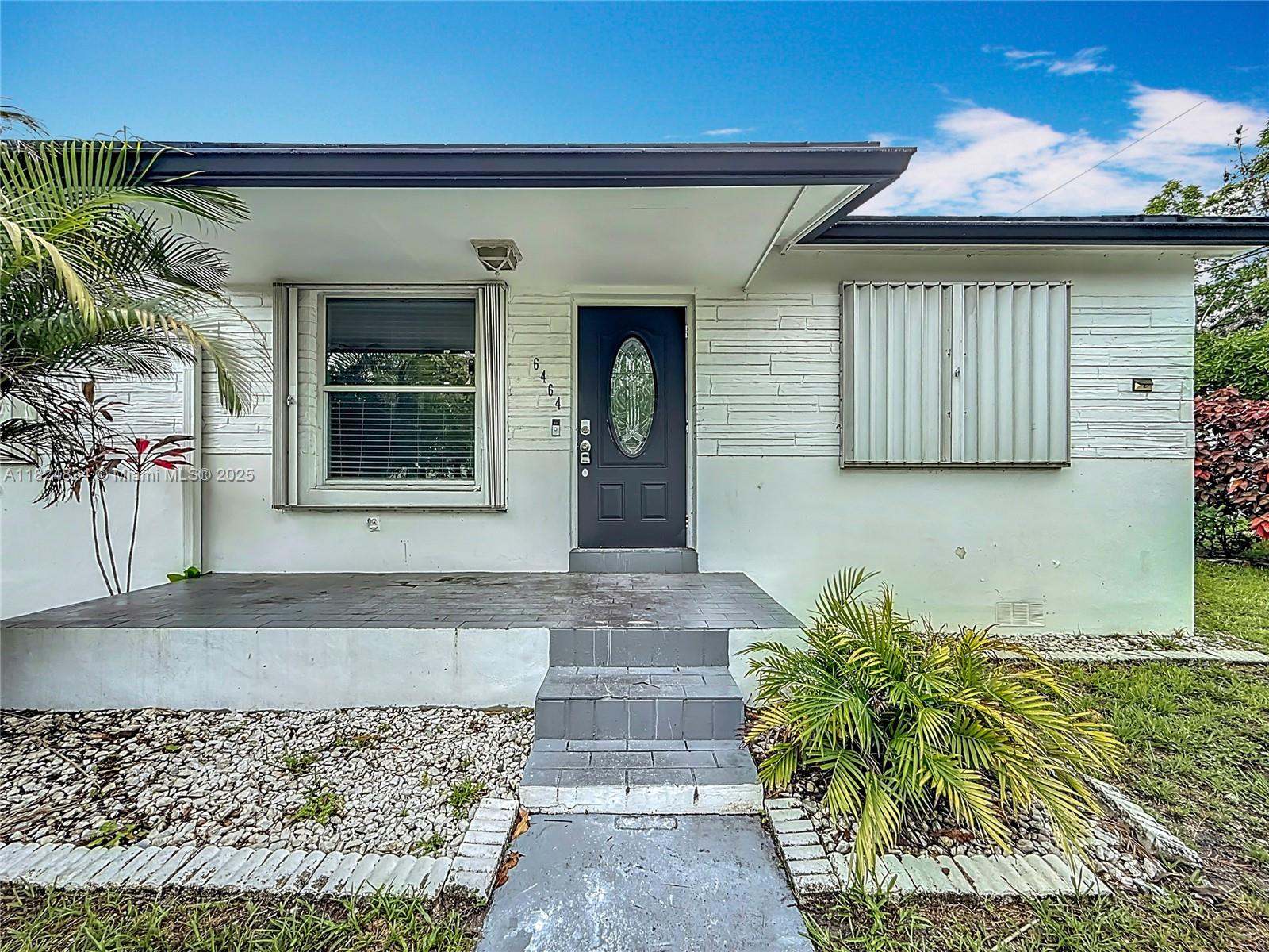 6464 Mcclellan St, Hollywood, Broward County, Florida - 3 Bedrooms  
2 Bathrooms - 